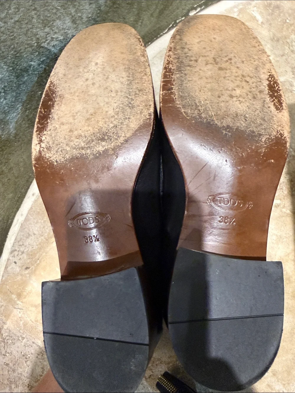 AUTHENTIC Tod's Black Leather Loafers with Brass Chain Accent size 38.5